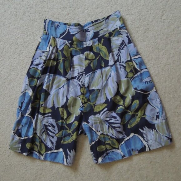 Ladies 2 Pc Walking Shorts Suit Size L (Size M) Jacket Blazer + Skort Set - EUC - Picture 4 of 12